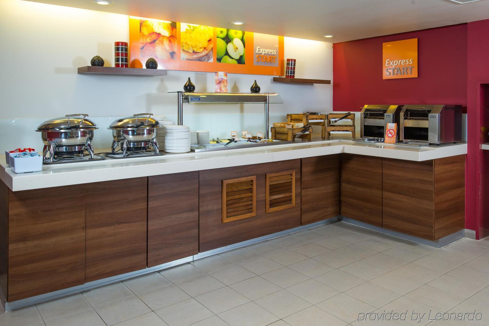 Express Leeds Centre By Ihg 3*